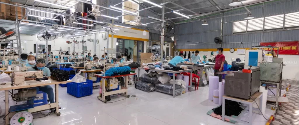 Sản xuất mũ nón theo yêu cầu Không gian xưởng may nón Wavu